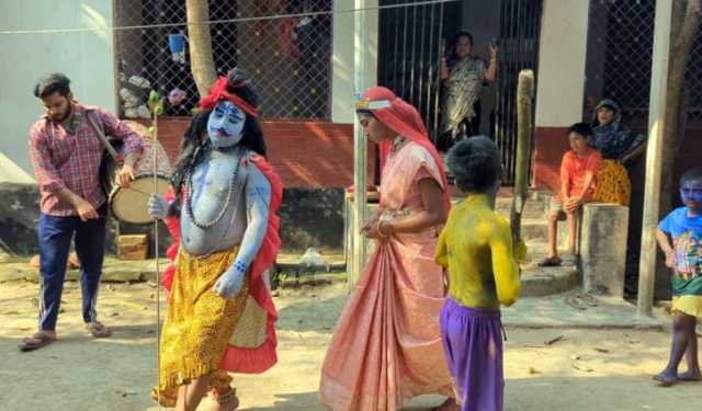 চৈত্র সংক্রান্তিতে যেন ধরায় নেমে এসেছে দেব-দেবী!