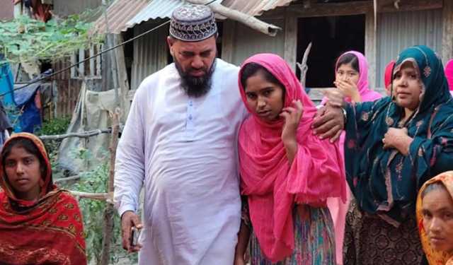 বাবার নিথর দেহ ঘরে রেখে এসএসসি পরীক্ষা দিল মেয়ে