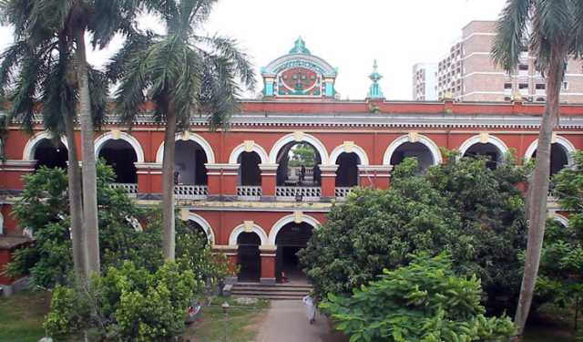আদালতের ভেতরে পুলিশকে মারধর, বিএনপির ৬ নেতাকর্মী আটক