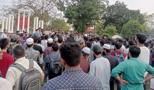 রুয়েটে সংবিধান লঙ্ঘনের অভিযোগ এনে ডিপ্লোমা কোটা বাতিলের দাবি