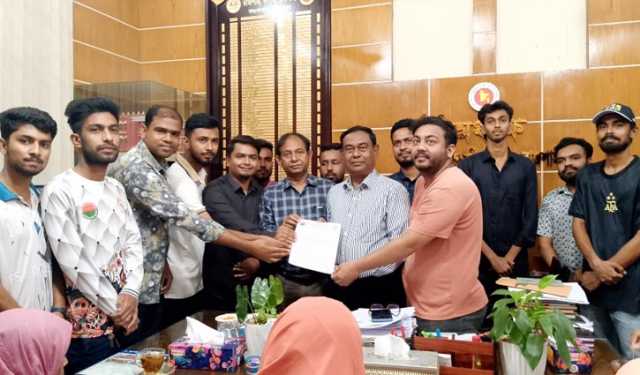 ৯ দাবিতে রাজশাহী কলেজ অধ্যক্ষকে স্মারকলিপি দিল ছাত্রদল