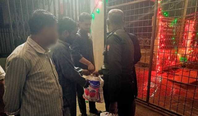 তিতুমীর কলেজের কর্মচারীদের ঈদ উপহার দিল ছাত্রশিবির