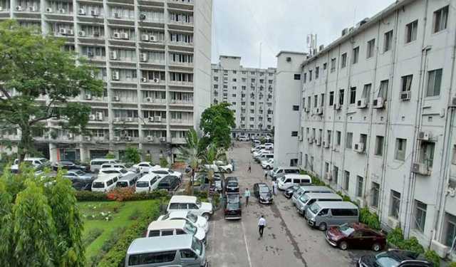টানা ৯ দিনের ছুটি শেষে খুলেছে অফিস-আদালত 