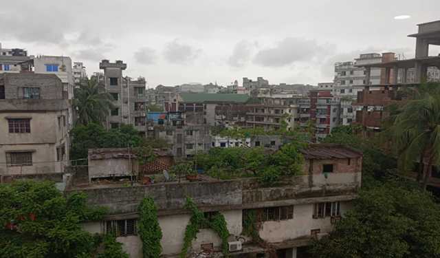 ঢাকার আকাশে কালো মেঘ