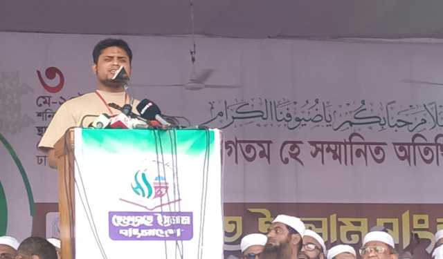 ভুলে যাবেন না, আমরা আপনাকে ক্ষমতায় বসিয়েছি: প্রধান উপদেষ্টাকে হাসনাত আব্দুল্লাহ