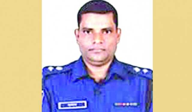 ফরিদপুরের সাবেক এসপির দেশত্যাগে নিষেধাজ্ঞা