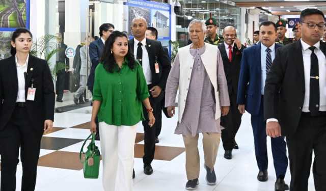 চীনে পৌঁছেছেন প্রধান উপদেষ্টা