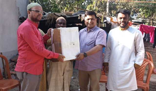শহীদ আবু সাঈদের পরিবারকে ঈদ উপহার প্রদান
