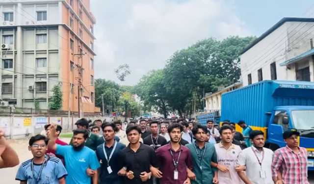ছয় দফা দাবিতে কারিগরি শিক্ষার্থীদের বিক্ষোভ