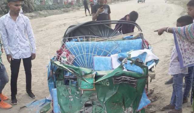 ব্রাহ্মণবাড়িয়ায় অটোরিকশায় বাসের ধাক্কা, নিহত ১
