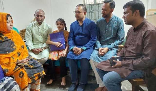 ছাত্রদল নেতা মিলনের পরিবারের খোঁজ নিলেন তারেক রহমান