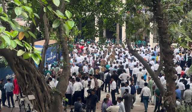 আওয়ামীপন্থী ৬১ আইনজীবী কারাগারে, ১৯ জনের জামিন