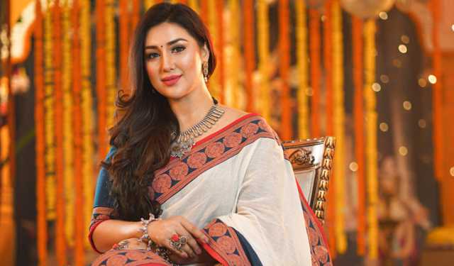 অপুর ইঙ্গিতপূর্ণ পোস্ট নিয়ে সমালোচনা