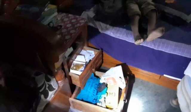 টিউবওয়েলের পানিতে চেতনানাশক মিশিয়ে চুরি
