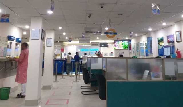 ঈদের আমেজ ব্যাংক পাড়ায়, গ্রাহক উপস্থিতি কম