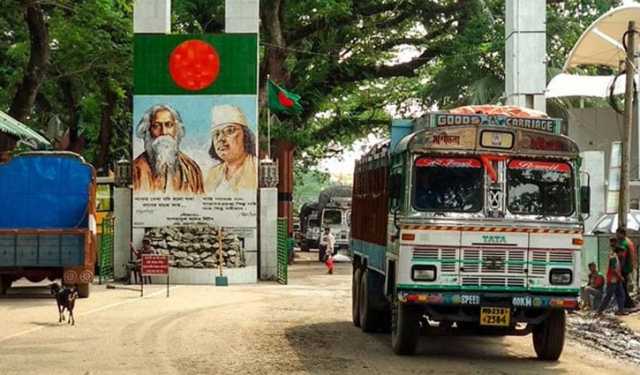 ট্রান্সশিপমেন্ট বাতিল: বেনাপোল বন্দর থেকে ফেরত গেছে ৪ ট্রাক