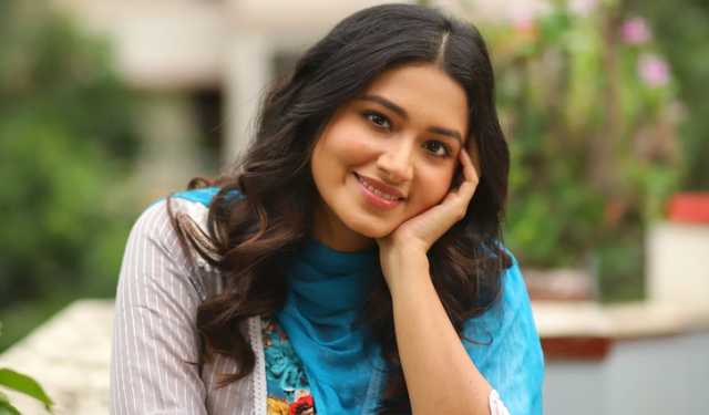 ঈদের আগে উড়াল দিলেন ফারিণ