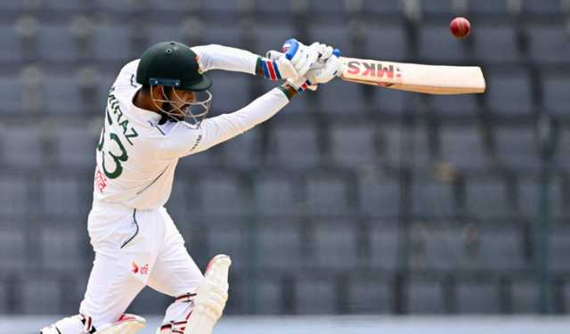 সাকিবের আগে মিরাজের অসাধারণ ডাবল