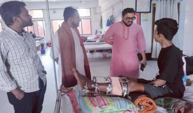 গণঅভ্যুত্থানে আহতদের দেখতে পঙ্গু হাসপাতালে ডিএনসিসির প্রশাসক 