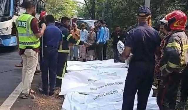 চট্টগ্রামে বাস-মাইক্রোবাস সংঘর্ষে নিহত বেড়ে ১০