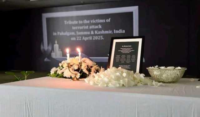 কাশ্মীরে হামলায় নিহতদের শ্রদ্ধা জানাল ঢাকার ভারতীয় হাইকমিশন