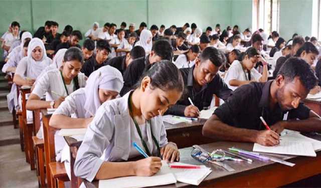 এসএসসি পরীক্ষা কেন্দ্রে দায়িত্ব অবহেলা, ৩ শিক্ষককে অব্যাহতি