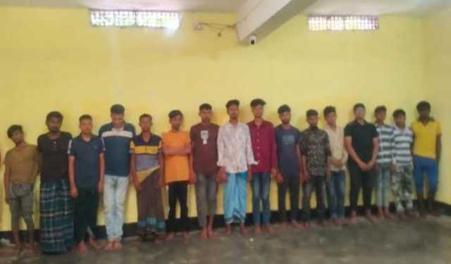 খুলনায় বাটা ও কেএফসিতে হামলা, আটক ৩১