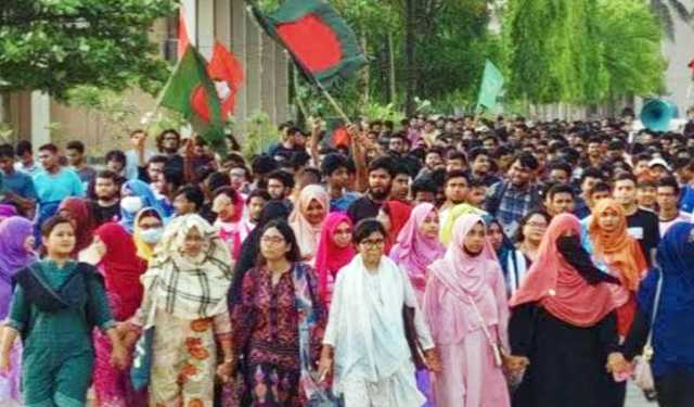 বিজয় মিছিলে, শ্লোগানে শ্লোগানে মুখরিত কুয়েট ক্যাম্পাস