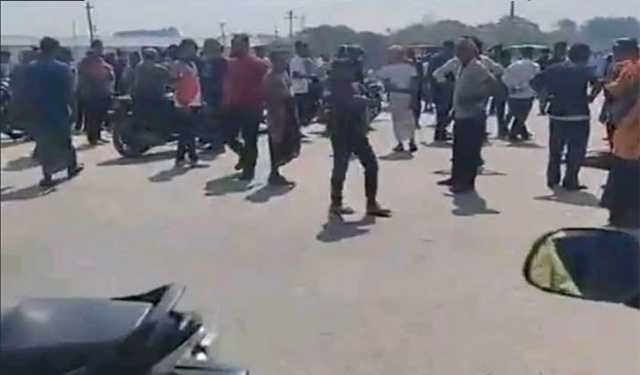ঈদে বাড়ি ফেরা হলো না মা-ছে‌লের, হাসপাতালে বাবা