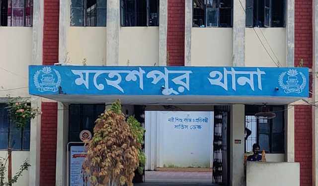 ঝিনাইদহ সীমান্তে নারী-শিশুসহ আটক ৪৪