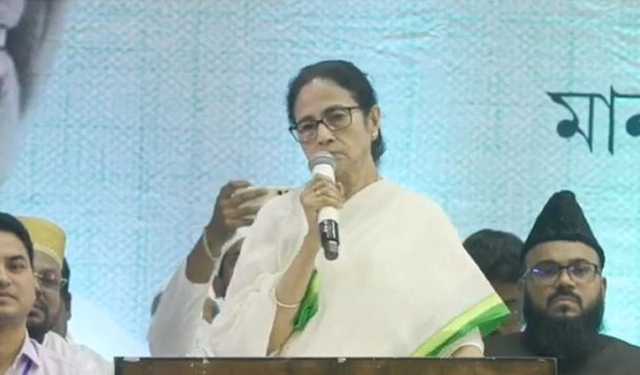 বিজেপিকে ধুয়ে দিলেন মমতা, তুললেন ইউনূস-মোদি বৈঠকের কথাও