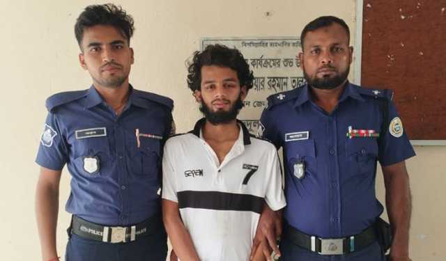 ঈদের নামাজ চলাকালীন ইমামকে ছুরিকাঘাতে হত্যার চেষ্টা, যুবক আটক