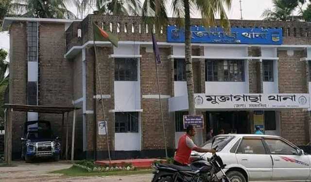 বেড়াতে নিয়ে শিশুকে ধর্ষণ, অভিযুক্তের বাড়িতে জনতার ভাঙচুর-অগ্নিসংয