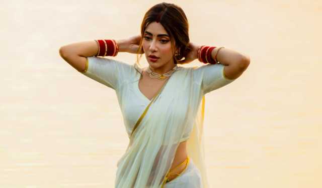 খোলামেলা পোশাকও পরতে পারি: সৌমি