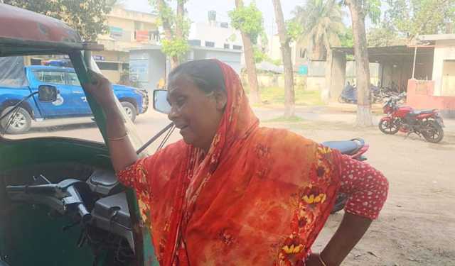 গভীর রাতে ডাকাডাকি, বের হতেই যুবককে হত্যা