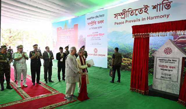 বৌদ্ধ বিহারে সম্প্রীতি ভবনের ফলক উন্মোচন প্রধান উপদেষ্টার