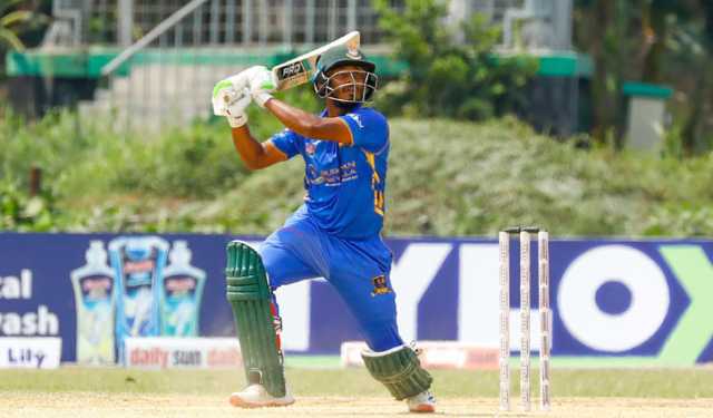 ‘কথা রেখে’ তানজিদের ঝলমলে সেঞ্চুরি