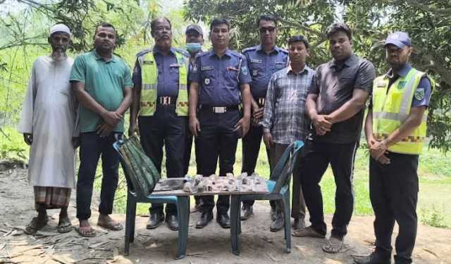 স্বরসতী নদীতে মিলল লুট হওয়া ১২ গ্যাস সেল