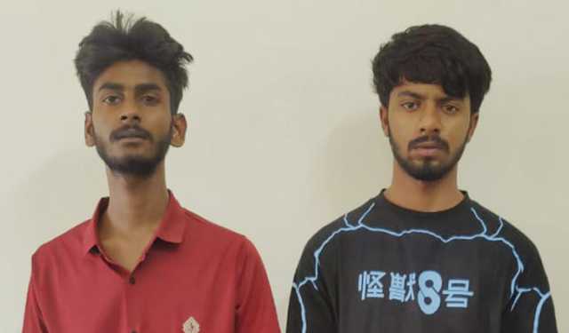 রাজশাহীতে রাস্তায় অশালীন অঙ্গভঙ্গি, দুই ‘বখাটে’ গ্রেপ্তার