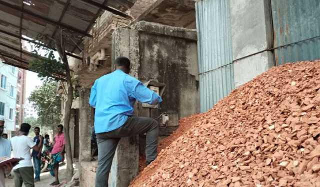 রাজউকের দুই এলাকায় ভ্রাম্যমাণ আদালতের জরিমানা, বিদ্যুৎ বিচ্ছন্ন