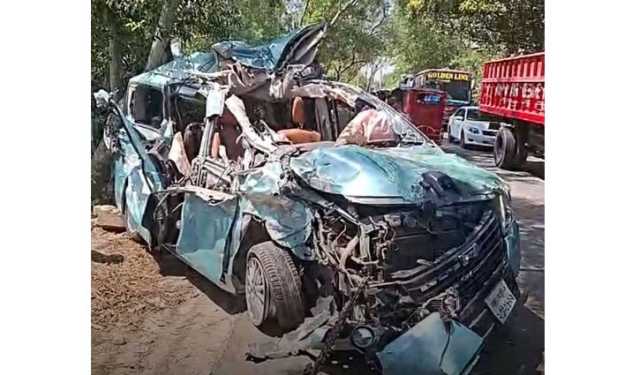 রাখে আল্লাহ মারে কে