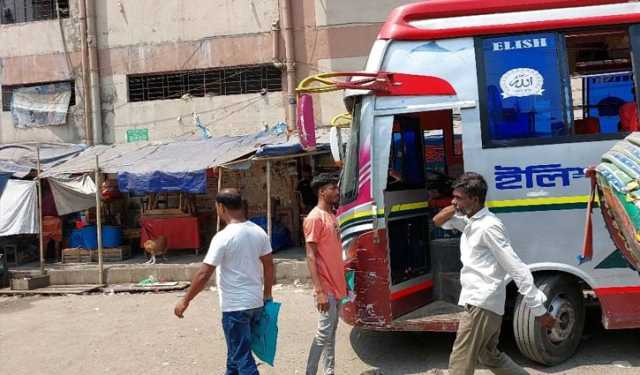 ‌‘ডাইক্যা ডাইক্যাও যাত্রী পাচ্ছি না’