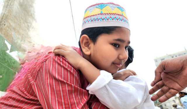 ঈদের জামাতে বায়তুল মোকাররমে মুসল্লিদের ঢল