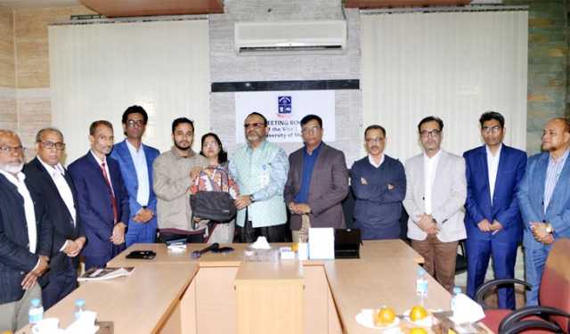 জুলাই স্মৃতি সংগ্রহশালায় শহীদ মুগ্ধ ও ফাইয়াজের জিনিসপত্র হস্তান্তর