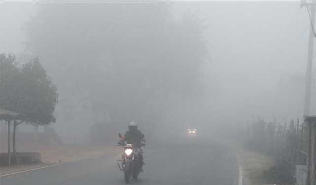 আজ দিনাজপুরের তাপমাত্রা ১২ ডিগ্রি সেলসিয়াস   