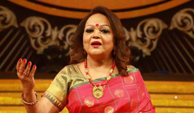 অস্ত্রপচার শেষে গানে ফিরছেন সাবিনা ইয়াসমীন