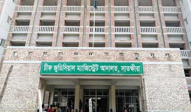 সাতক্ষীরায় সাংবাদিকদের বিরুদ্ধে মামলায় ৩২ জনের জামিন