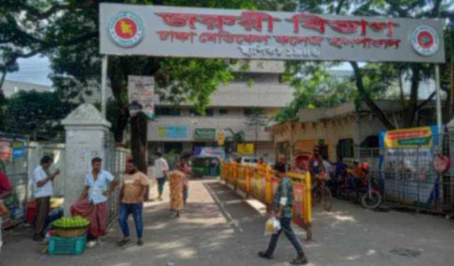 রাজধানীতে চালককে মারধর করে অটোরিকশা ছিনতাই