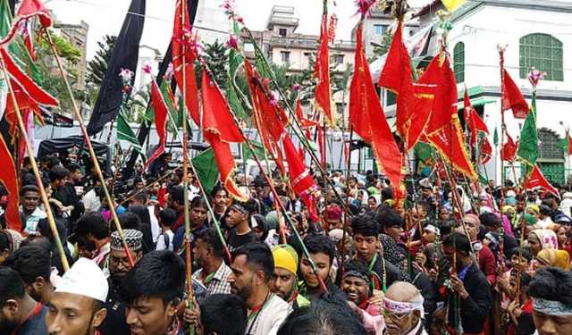 হোসনি দালান থেকে শোকাবহ তাজিয়া মিছিল শুরু