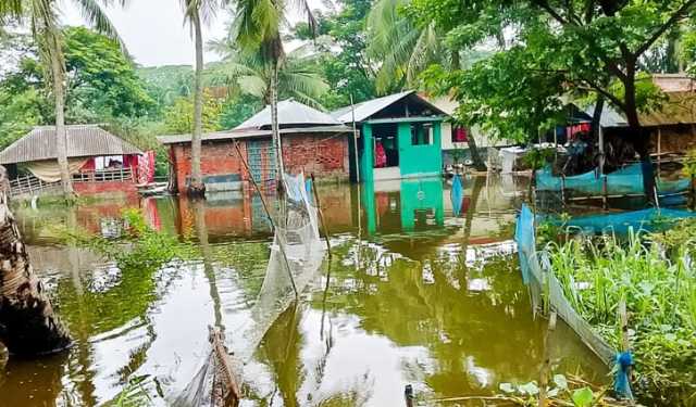 ভারী বর্ষণে ভবদহের গ্রামে গ্রামে জলাবদ্ধতা